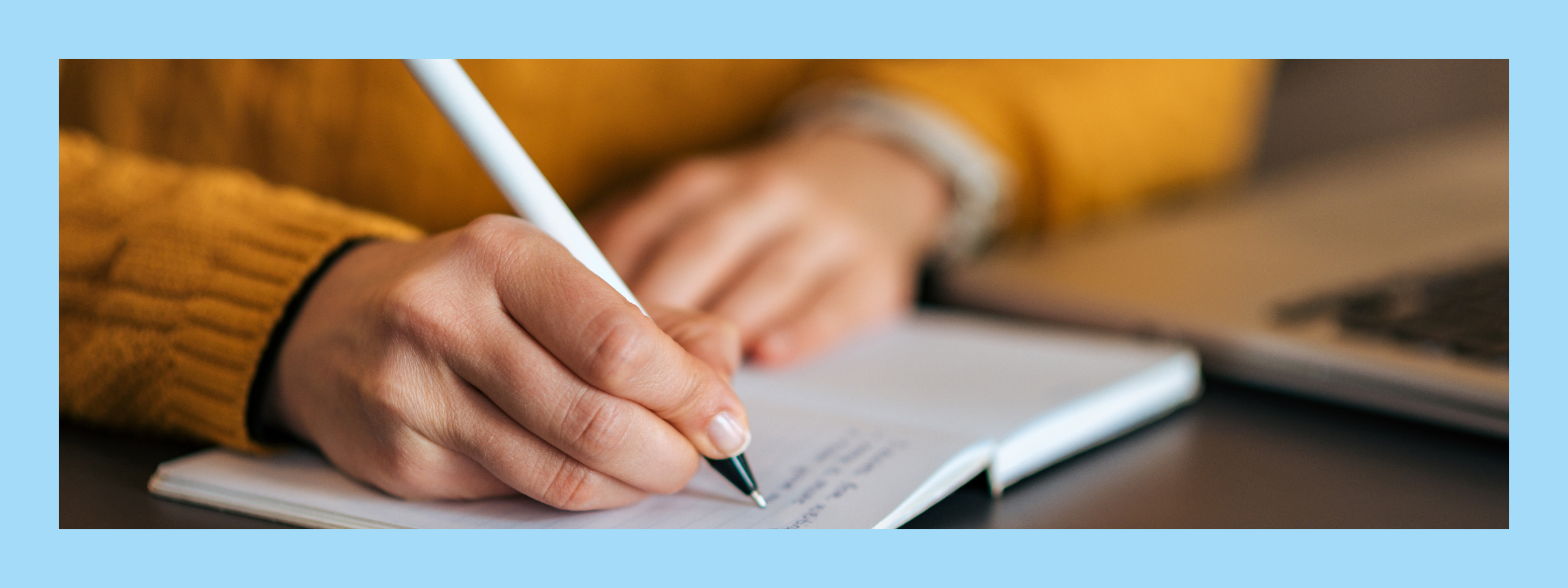 a women planning her weeks out to help with cancer memory loss and confusion